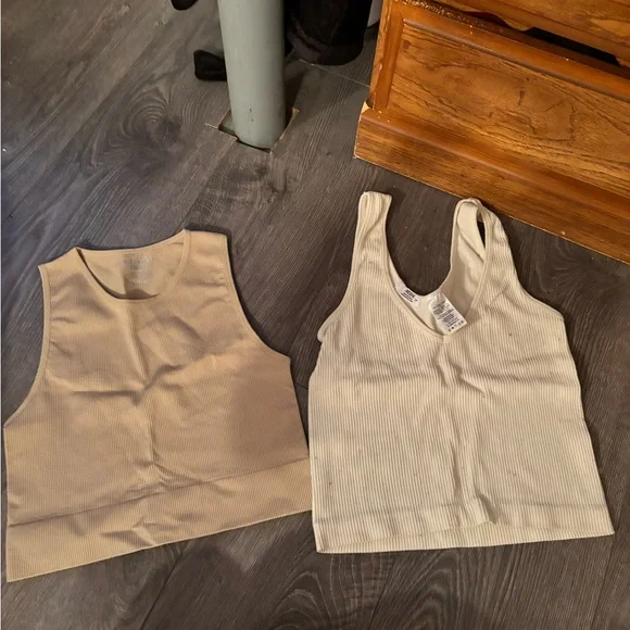 Clothes - Picture 14 of 15